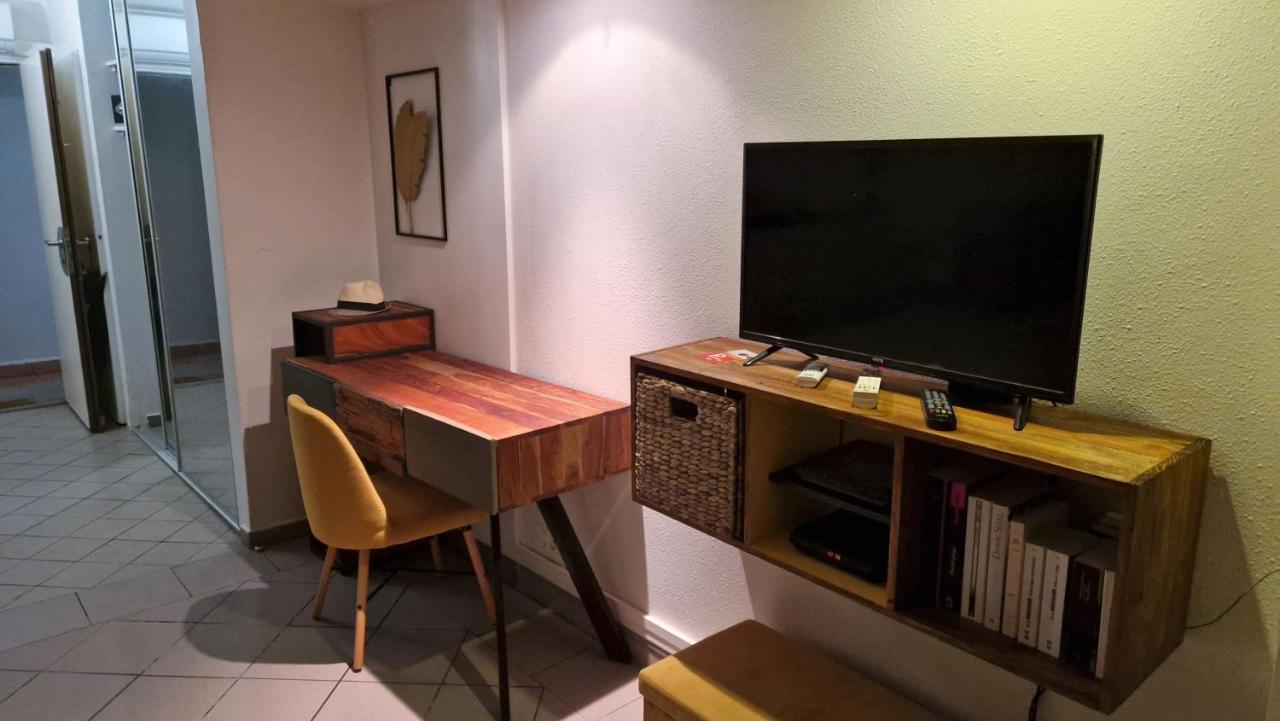 Grand Studio De 41 M², Vue Mer Et Jardin Tropical. Le Gosier  Exterior foto