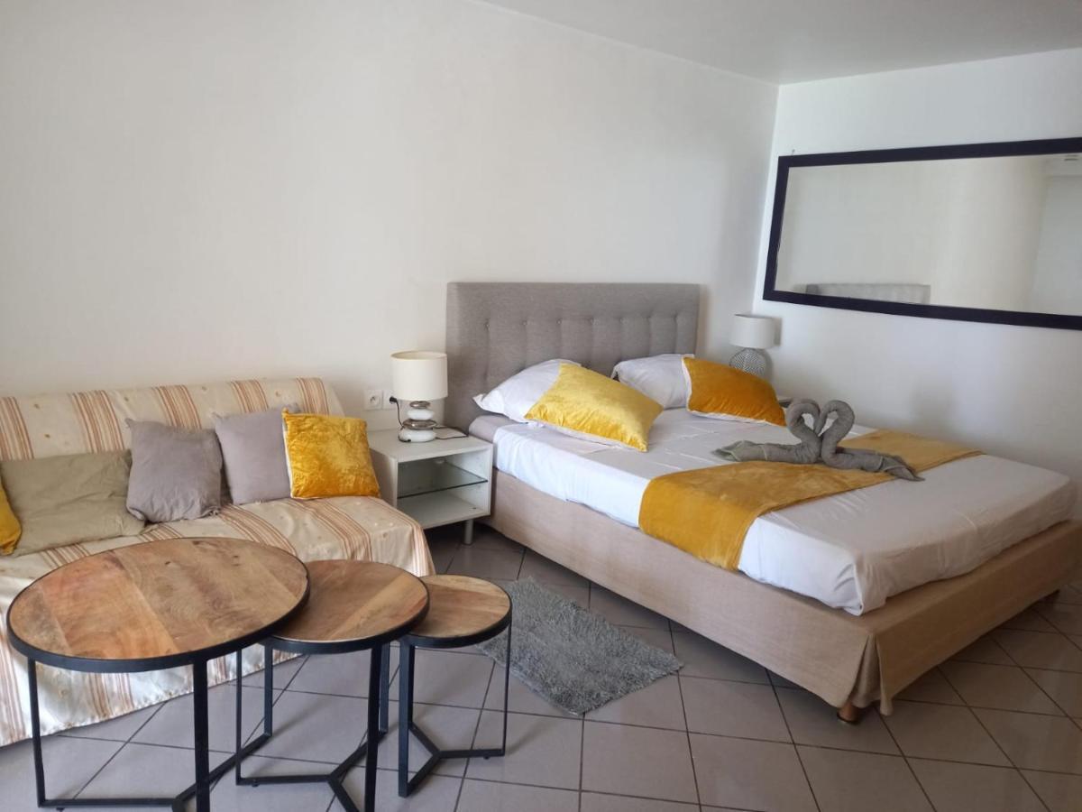 Grand Studio De 41 M², Vue Mer Et Jardin Tropical. Le Gosier  Exterior foto
